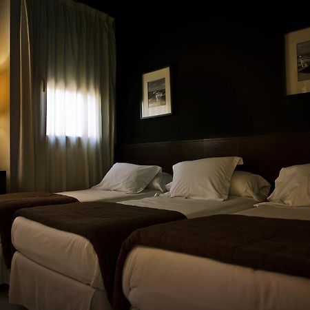 Hostal Badaloni Бадалона Номер фото